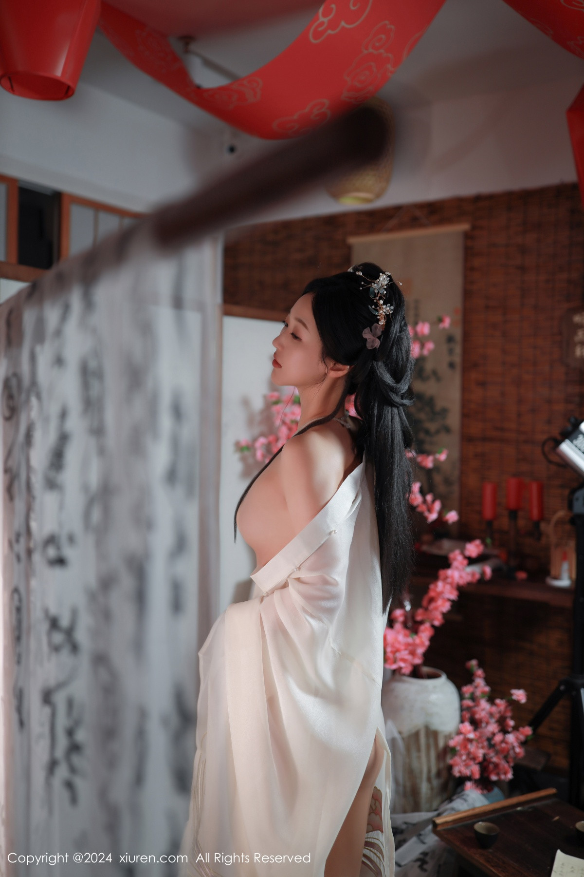 [XiuRen]高清写真图 2024.07.22 No.8898 唐安琪 丝袜美腿