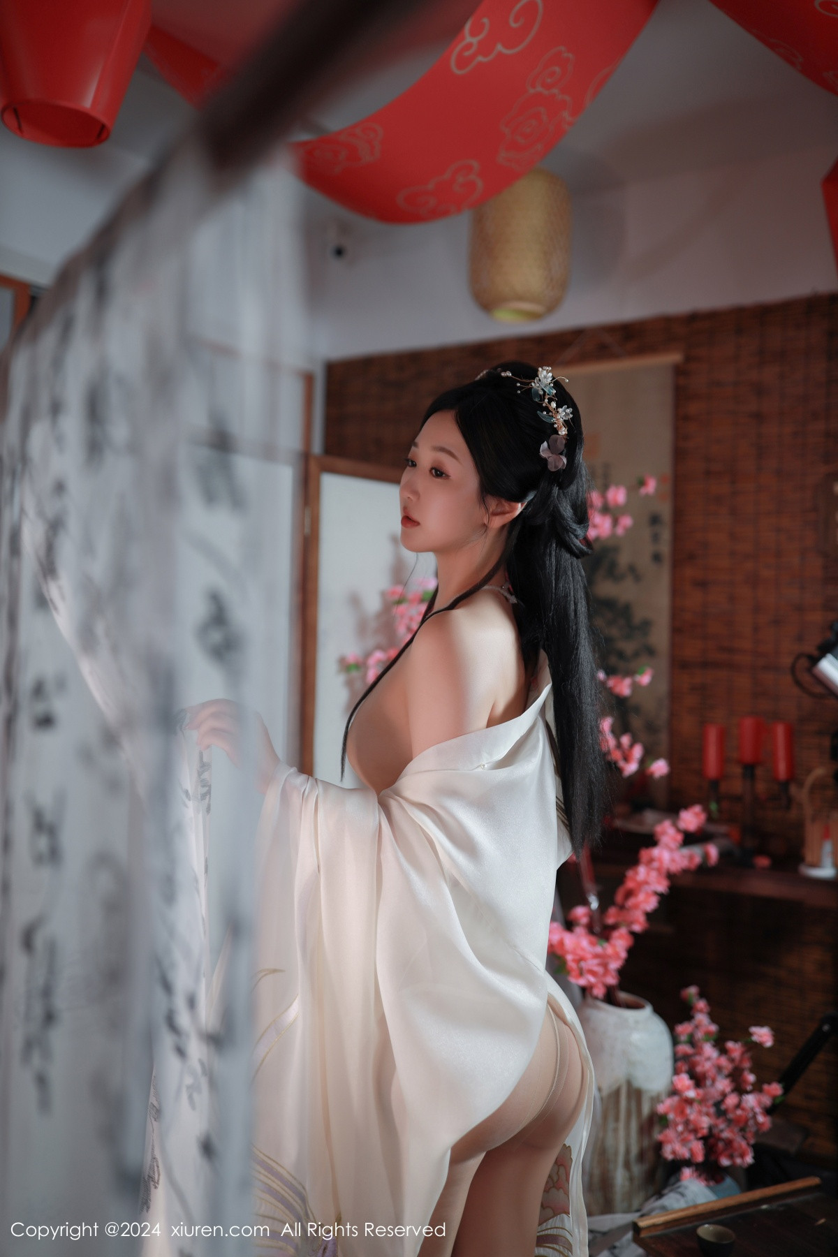 [XiuRen]高清写真图 2024.07.22 No.8898 唐安琪 丝袜美腿