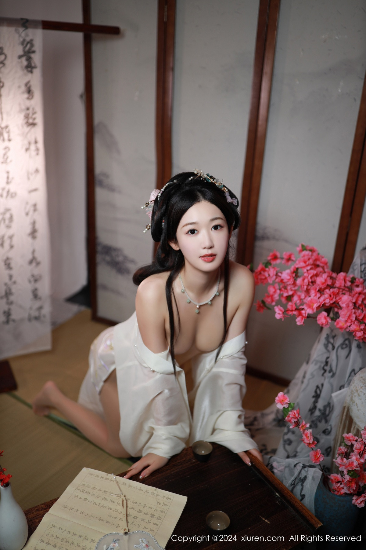 [XiuRen]高清写真图 2024.07.22 No.8898 唐安琪 丝袜美腿