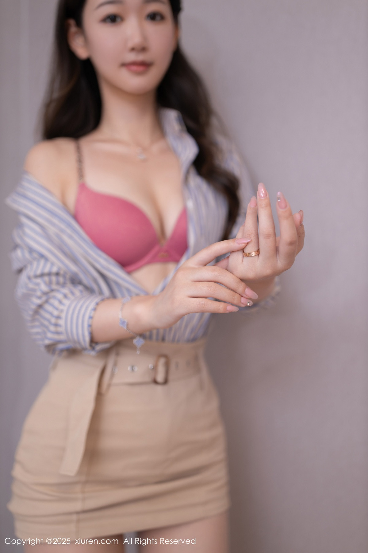 [XiuRen]高清写真图 2025.02.24 No.9928 唐安琪 丝袜美腿