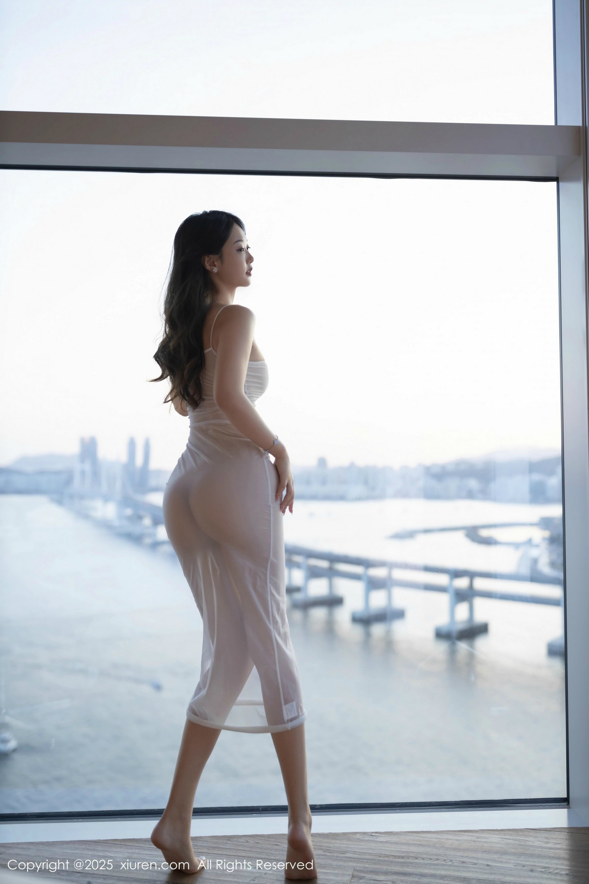 [XiuRen]高清写真图 2025.03.10 No.9994 唐安琪 丝袜美腿