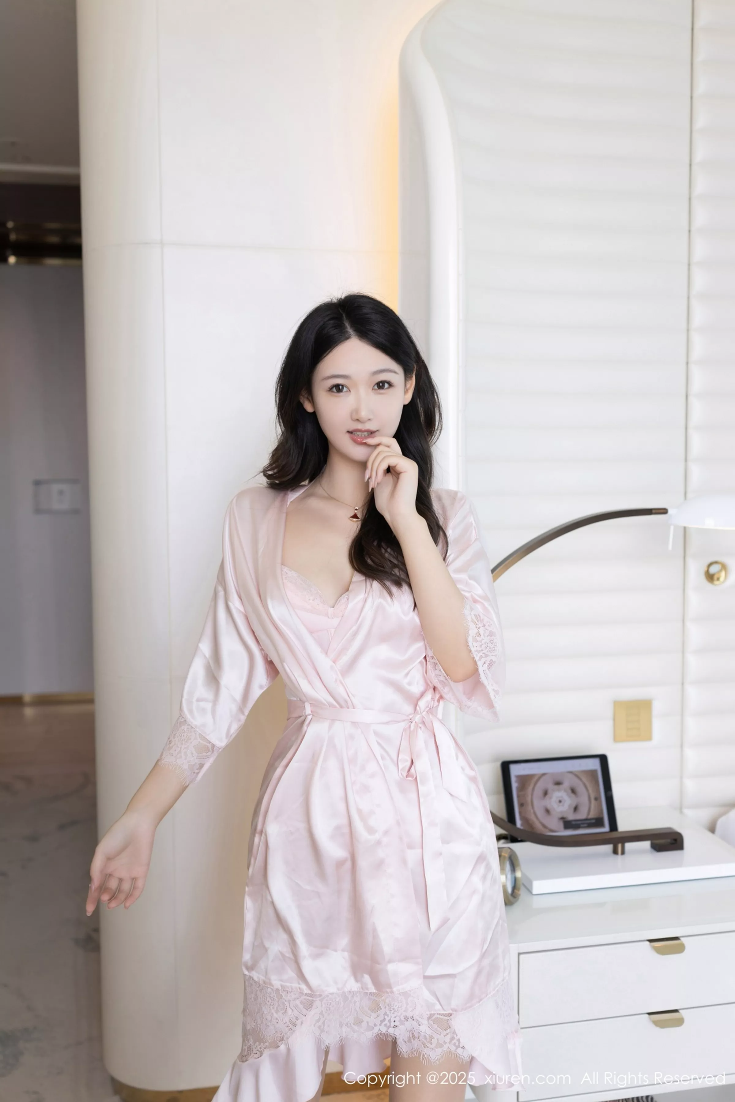 [XiuRen]高清写真图 2025.04.14 No.10150 唐安琪 肉色丝袜