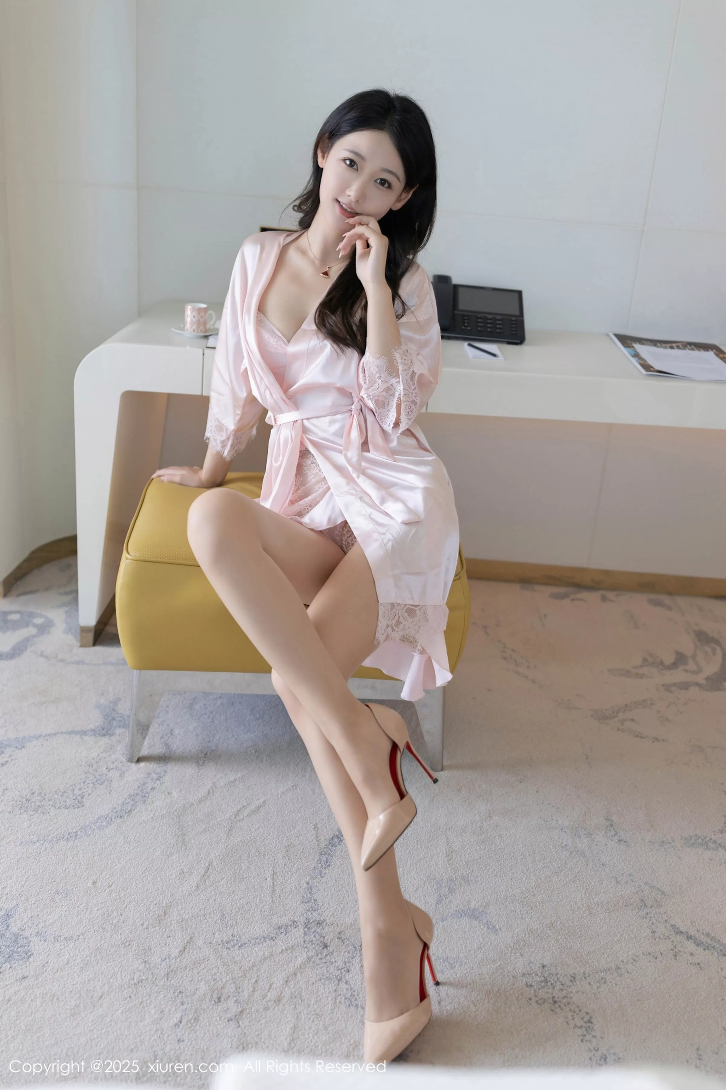 [XiuRen]高清写真图 2025.04.14 No.10150 唐安琪 肉色丝袜