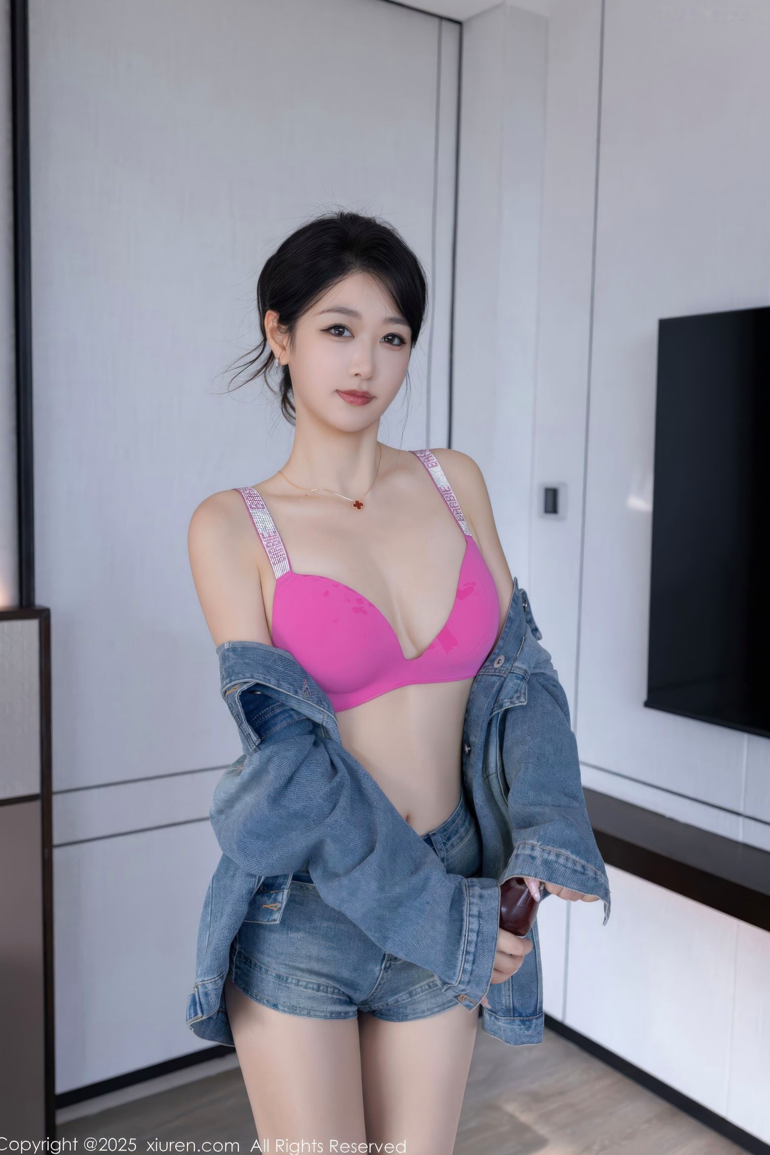 XiuRen秀人网 NO.11083 唐安琪 - 粉色内衣肉丝私房诱惑 性感女神室内写真