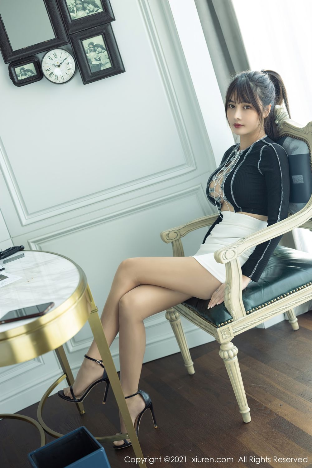 丰满妹子萌奈子 超A的短裙有致