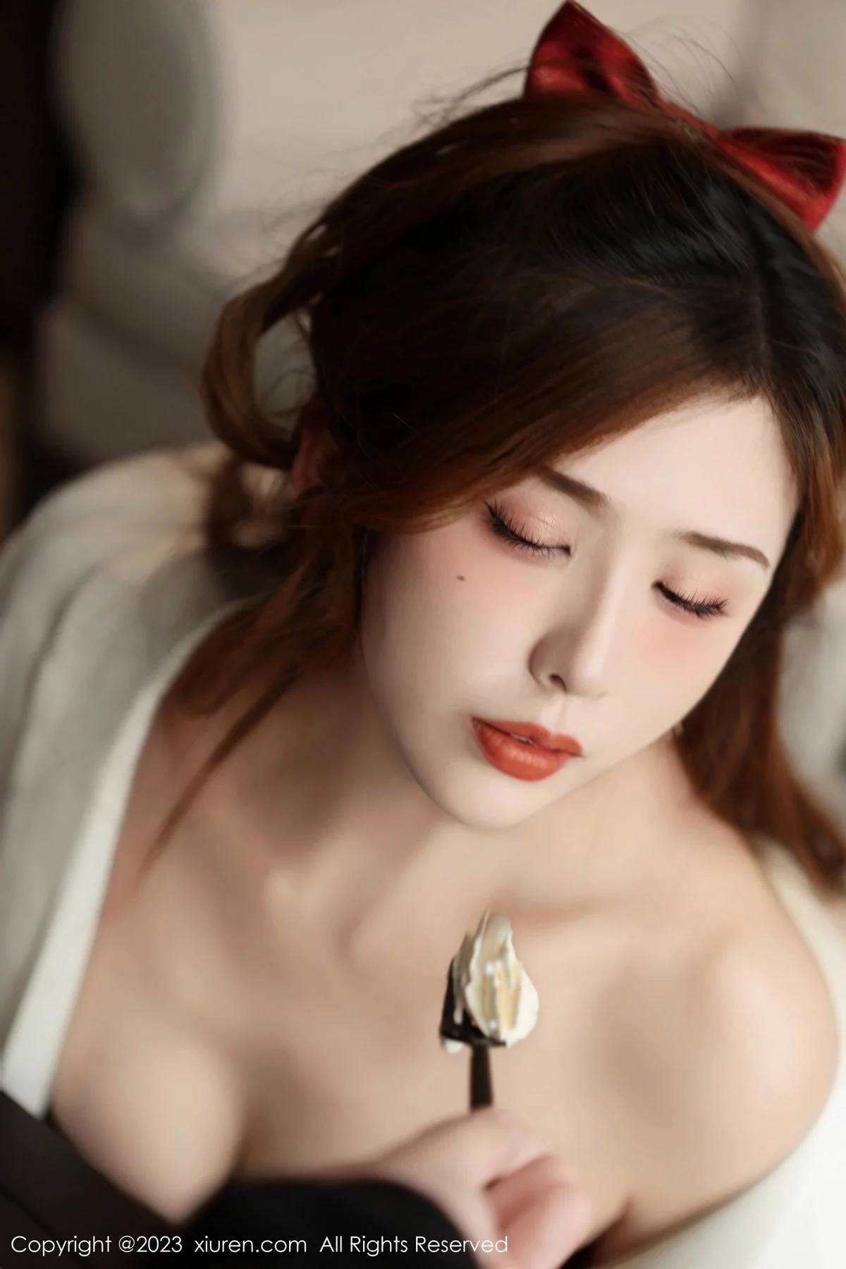 [XiuRen]高清写真图 2023.12.27 No.7872 月野兔美妞 美腿黑丝