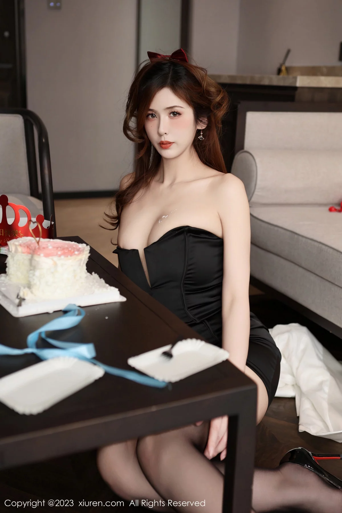[XiuRen]高清写真图 2023.12.27 No.7872 月野兔美妞 美腿黑丝