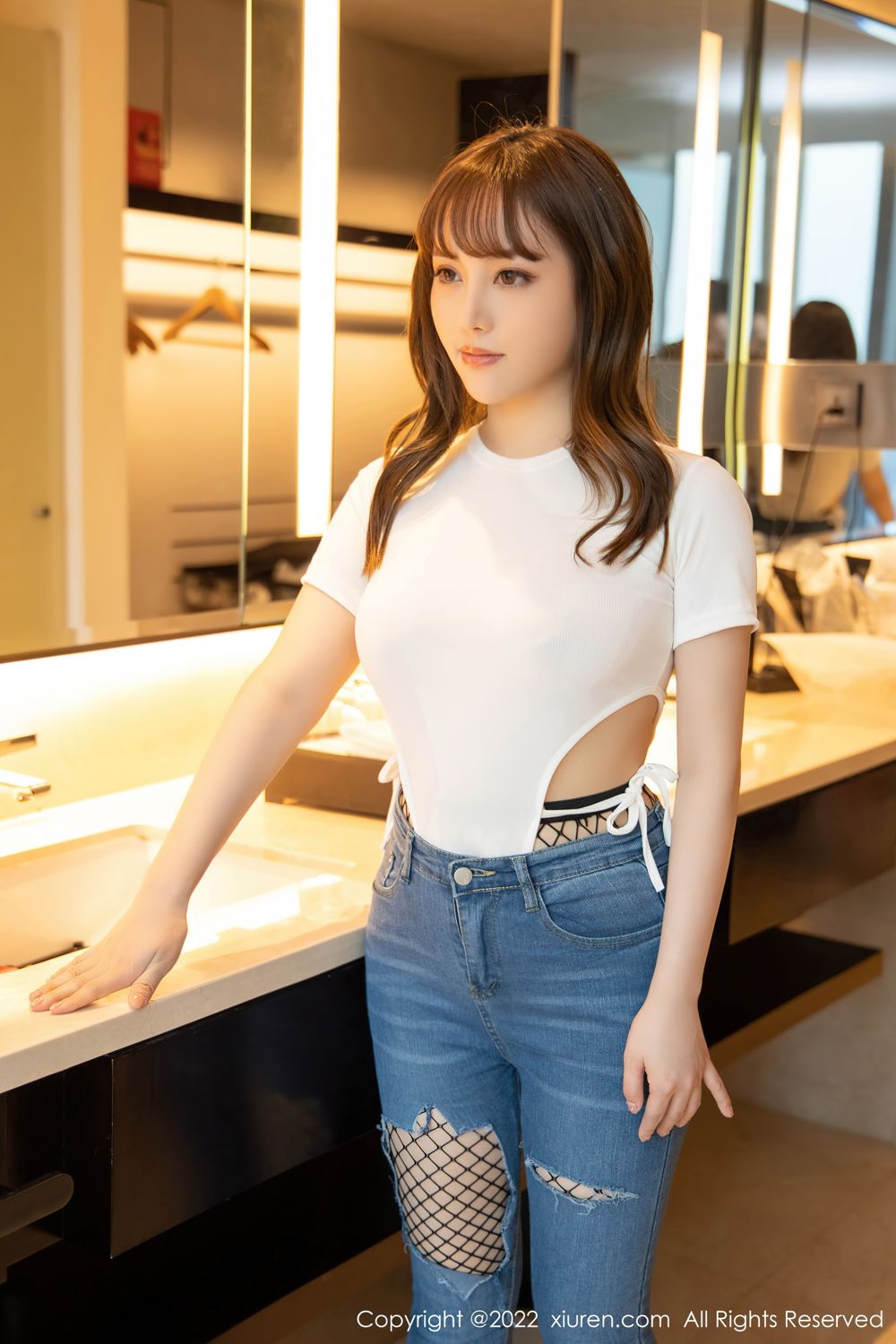 [XiuRen]高清写真图 2022.03.17 No.4729 豆瓣酱