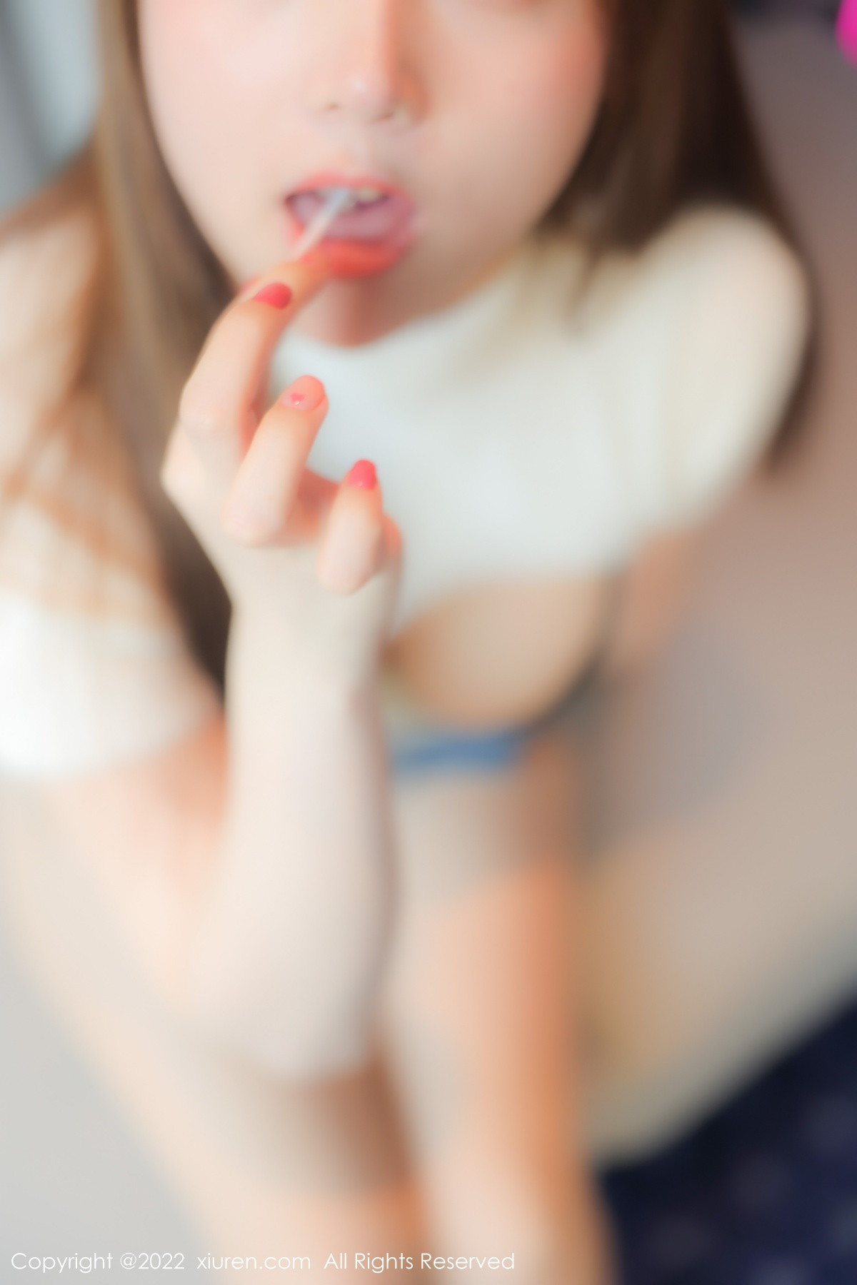 [XiuRen]高清写真图 2022.12.23 No.6035 豆瓣酱 牛仔短裤