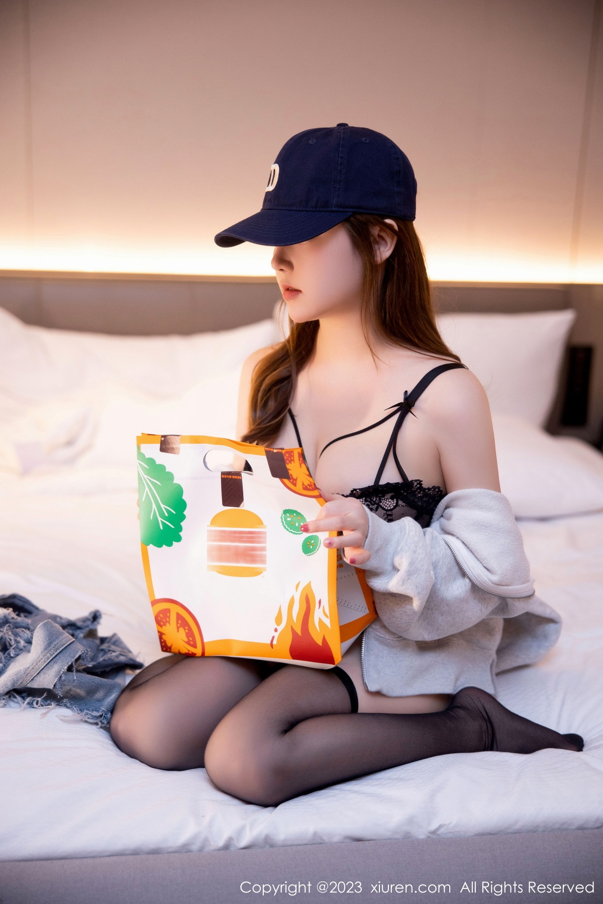 [XiuRen]高清写真图 2023.01.18 No.6155 豆瓣酱 外卖员