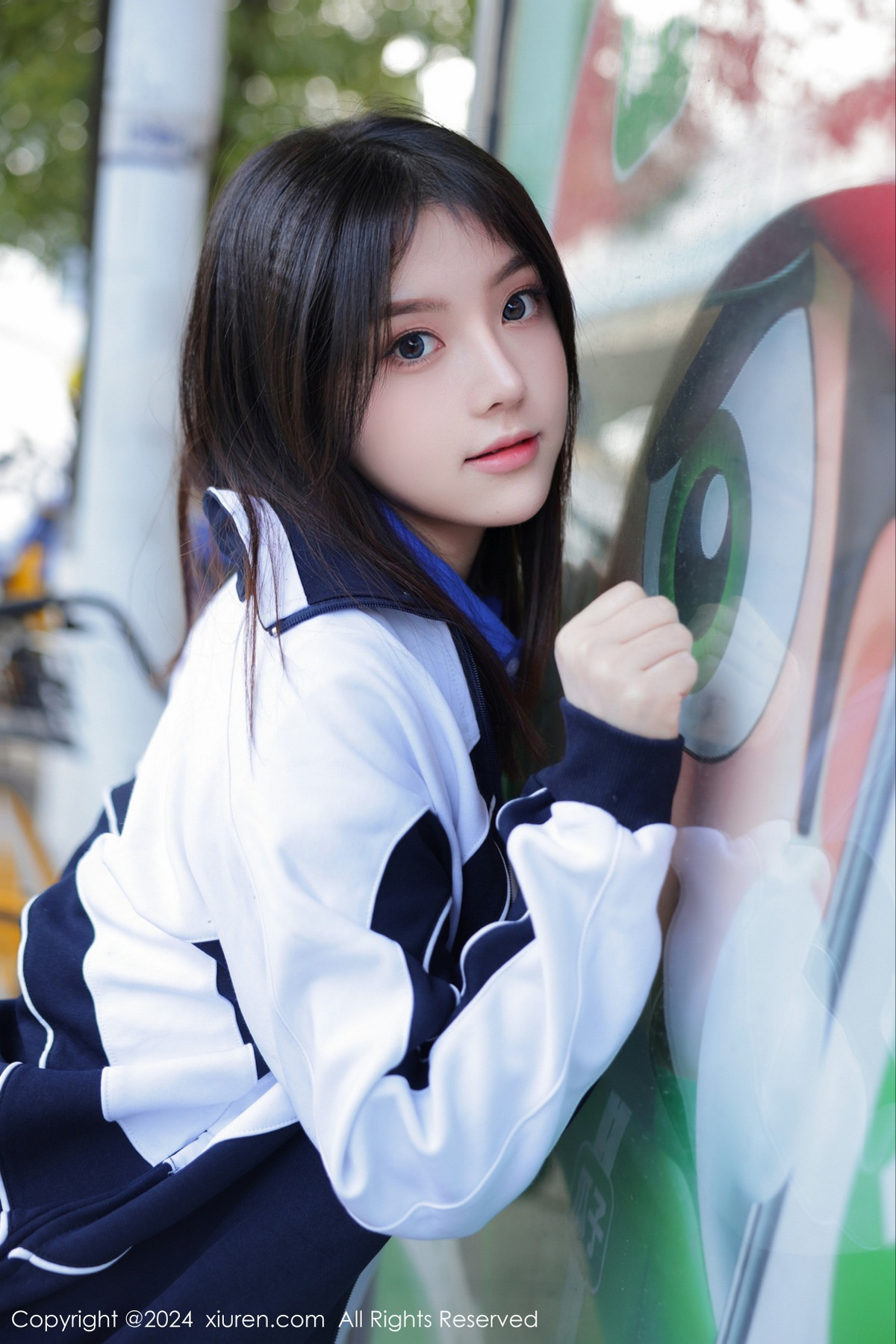 [XiuRen]高清写真图 2024.01.19 No.7994 豆瓣酱 制服美臀