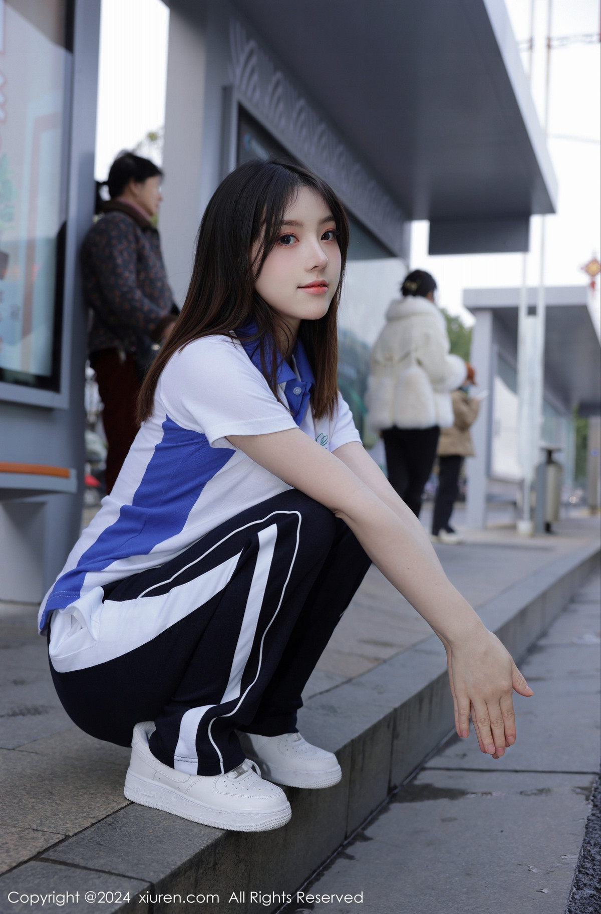 [XiuRen]高清写真图 2024.01.19 No.7994 豆瓣酱 制服美臀