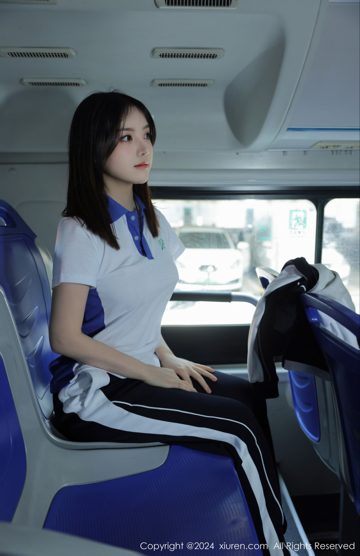 [XiuRen]高清写真图 2024.01.19 No.7994 豆瓣酱 制服美臀