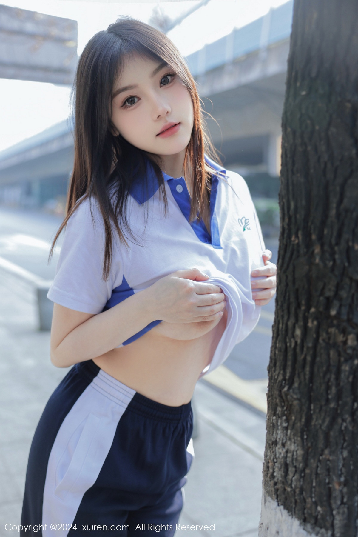 [XiuRen]高清写真图 2024.01.19 No.7994 豆瓣酱 制服美臀