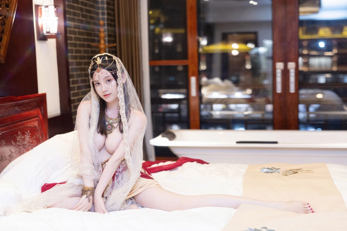 [XiuRen]高清写真图 2024.04.07 No.8349 豆瓣酱 美乳性感
