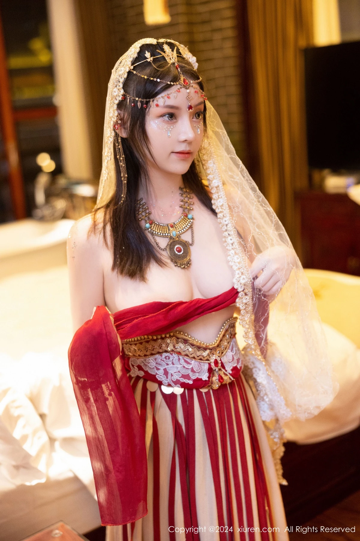 [XiuRen]高清写真图 2024.04.07 No.8349 豆瓣酱 美乳性感