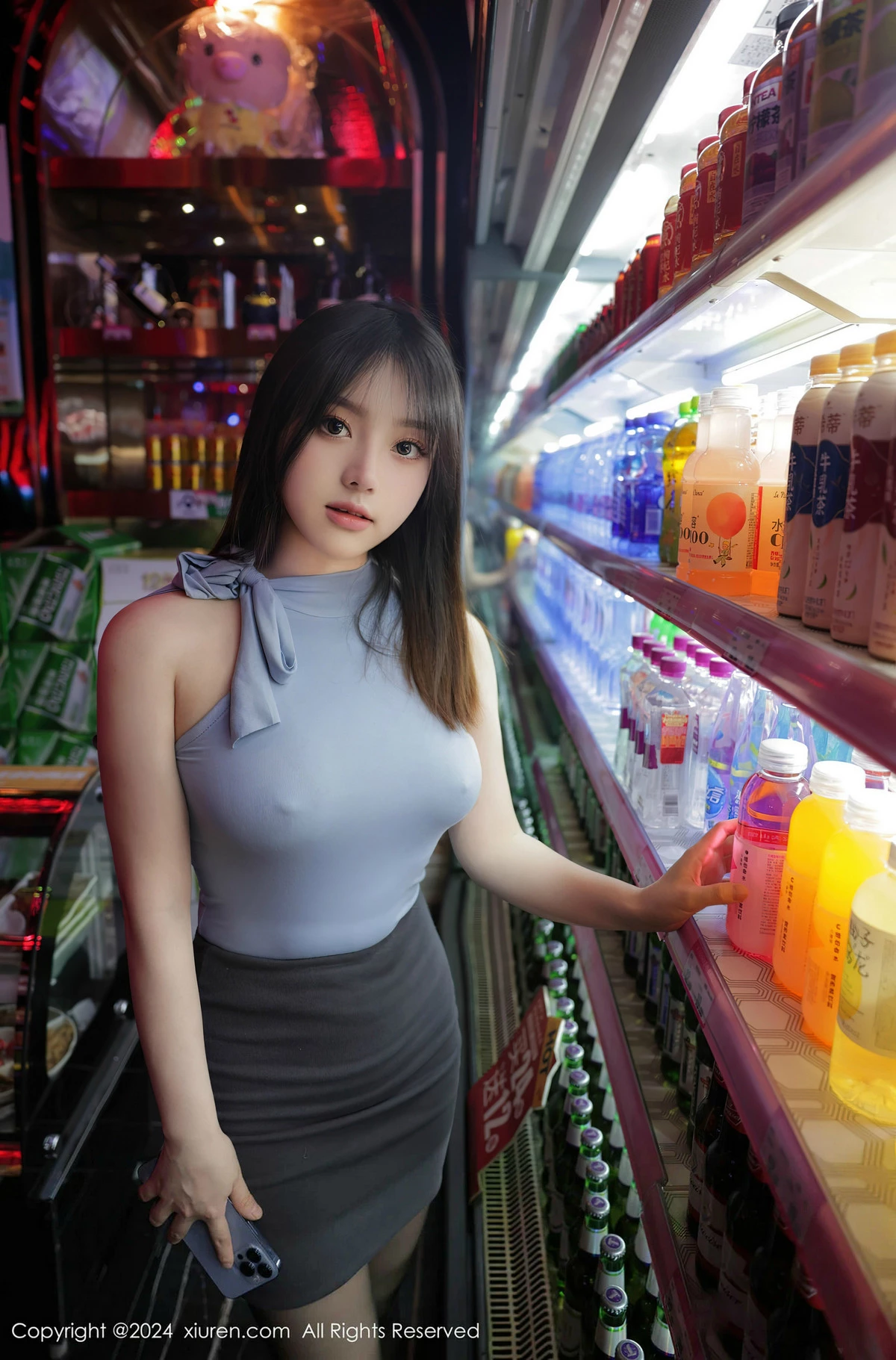 [XiuRen]高清写真图 2024.04.16 No.8402 豆瓣酱 美腿黑丝