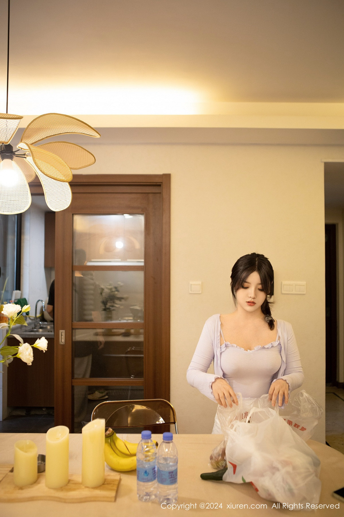 [XiuRen]高清写真图 2024.06.07 No.8677 豆瓣酱 丝袜美腿