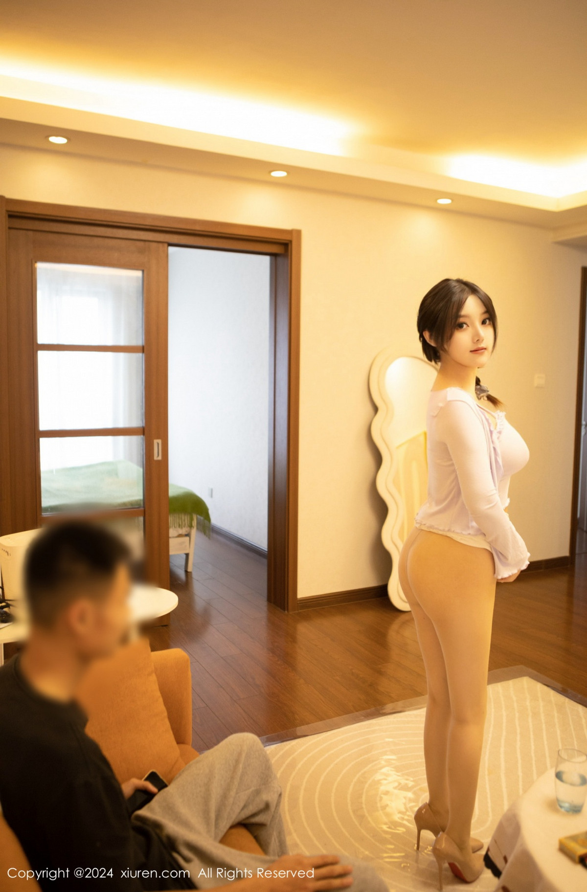 [XiuRen]高清写真图 2024.06.07 No.8677 豆瓣酱 丝袜美腿