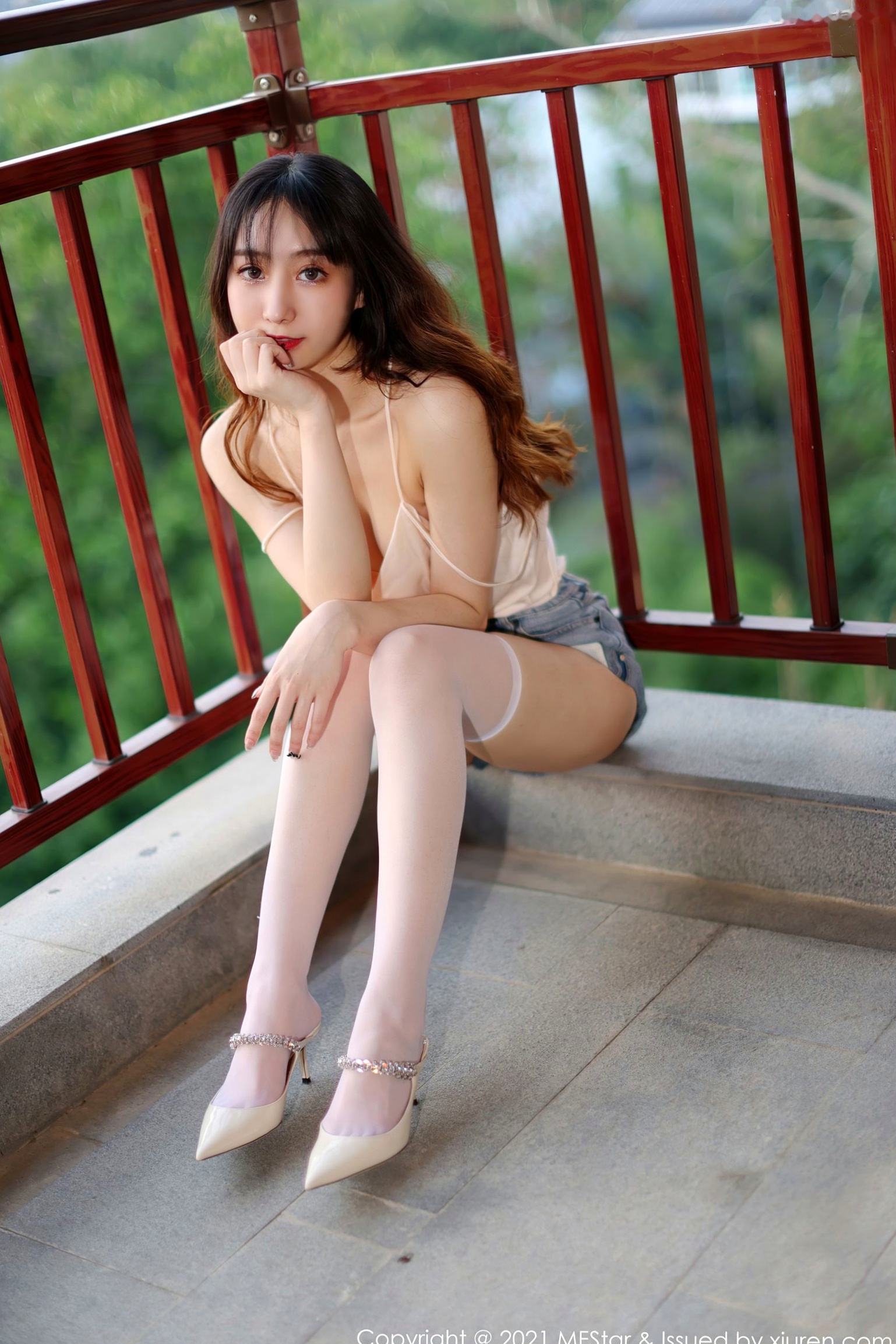 Gallery - MFStar模范学院-506-水水er-丽江旅拍宽松牛仔裤-2021.06.18模范学院 水水er女神私房照_秀色女神 - image 17