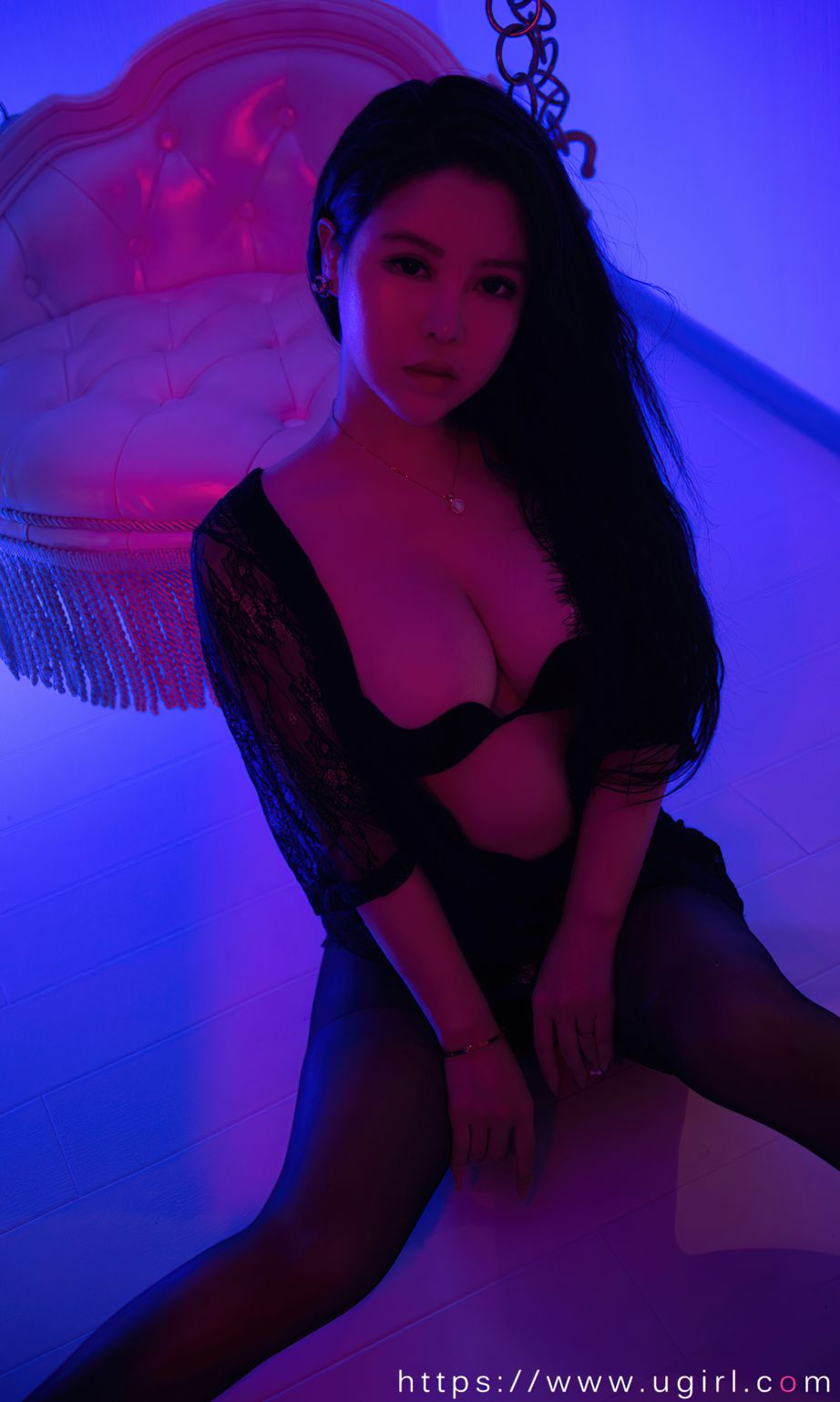 韩美轩的欲色霓虹 暧昧和诱惑全部点亮