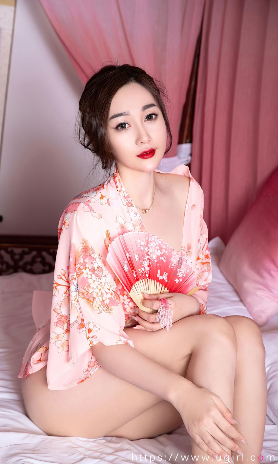 宥利的帐中风韵 紫檀香悠悠飘荡