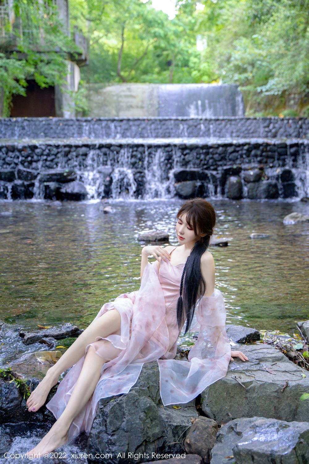 [XiuRen秀人网]高清写真图 2022.10.11 No.5690 婠婠么&小肥莹
