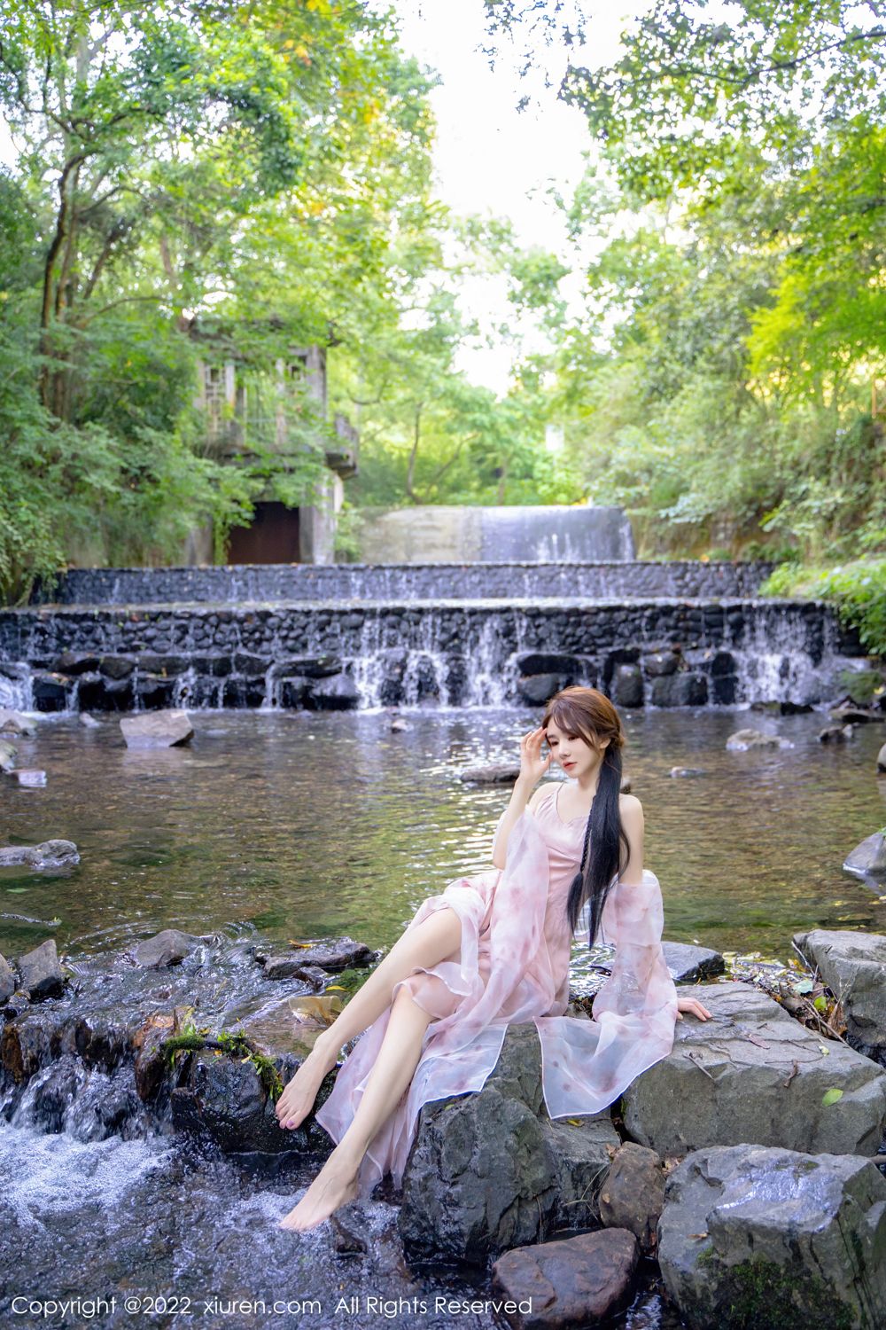 [XiuRen秀人网]高清写真图 2022.10.11 No.5690 婠婠么&小肥莹