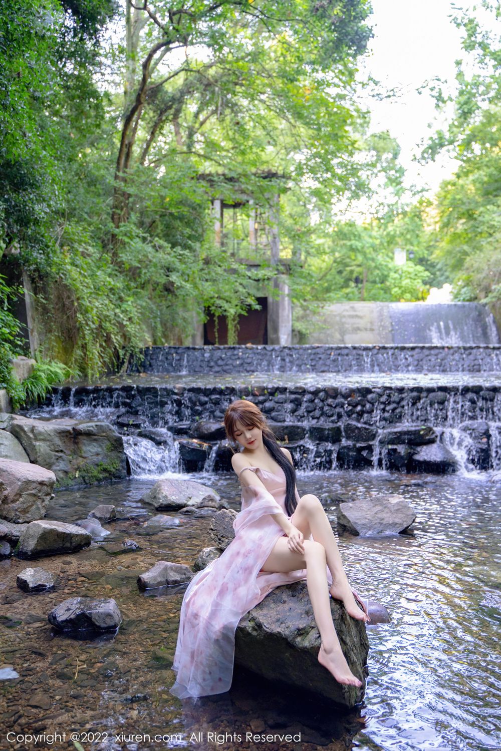 [XiuRen秀人网]高清写真图 2022.10.11 No.5690 婠婠么&小肥莹