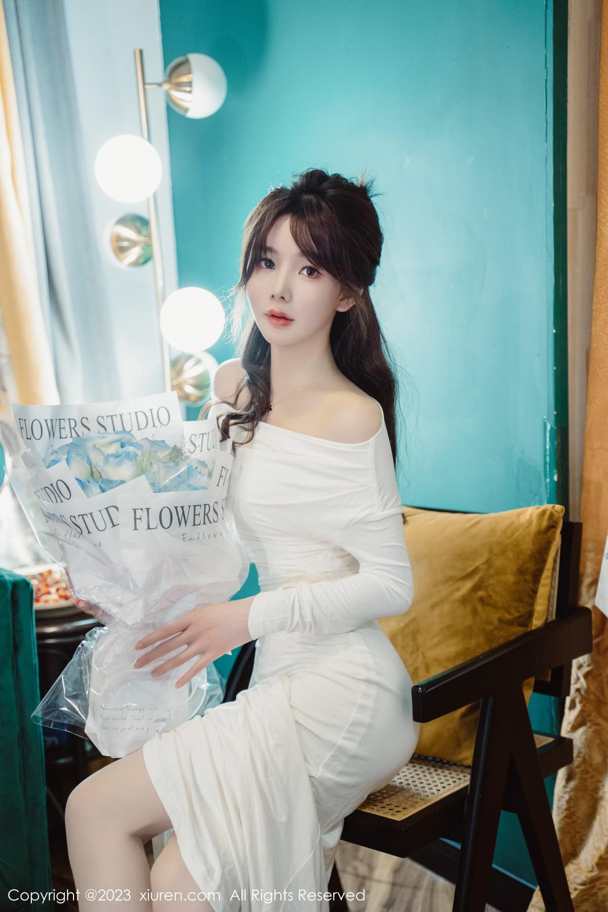 [XiuRen]高清写真图 2023.01.29 No.6182 婠婠么 丝袜美腿
