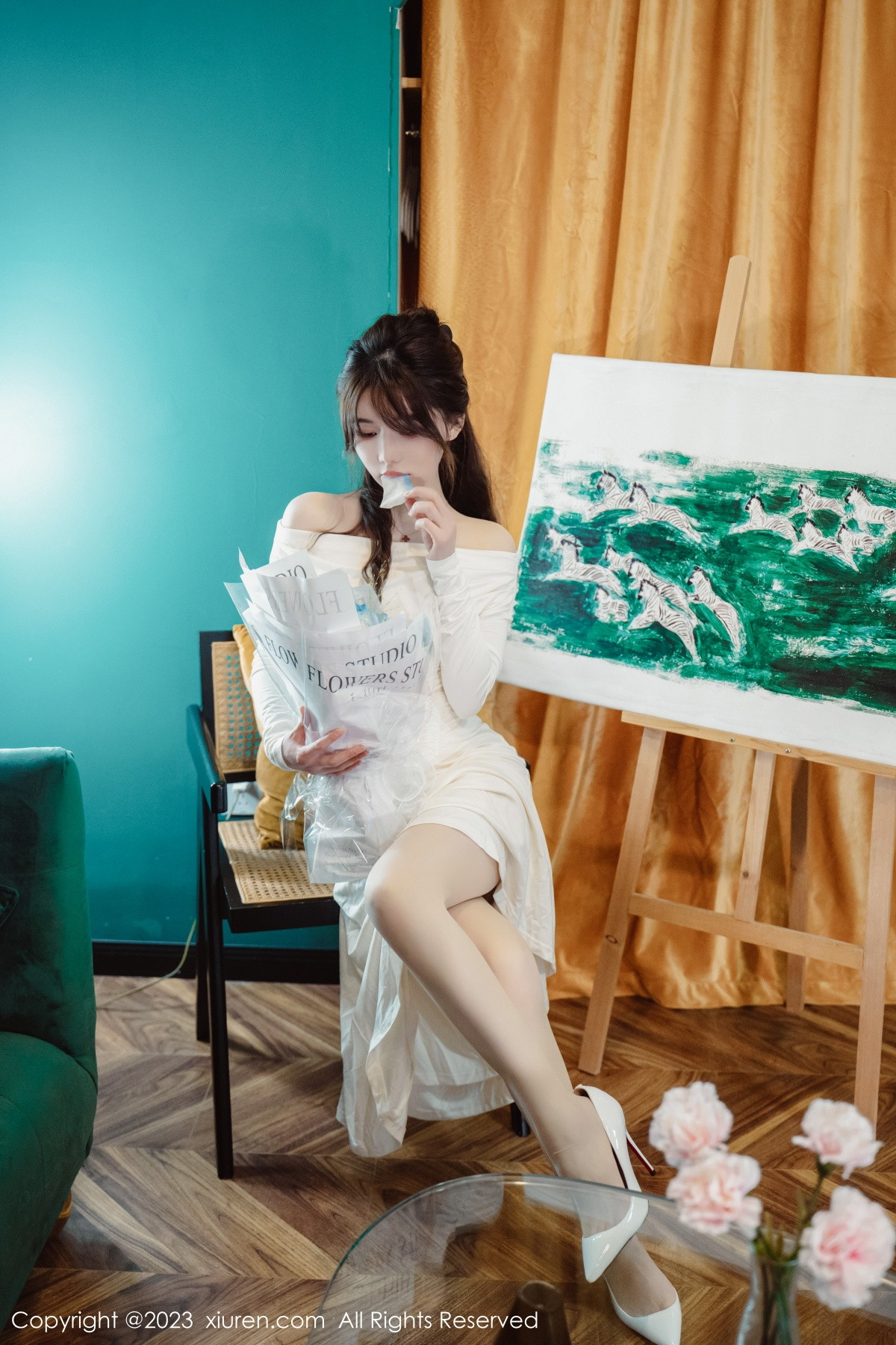 [XiuRen]高清写真图 2023.01.29 No.6182 婠婠么 丝袜美腿