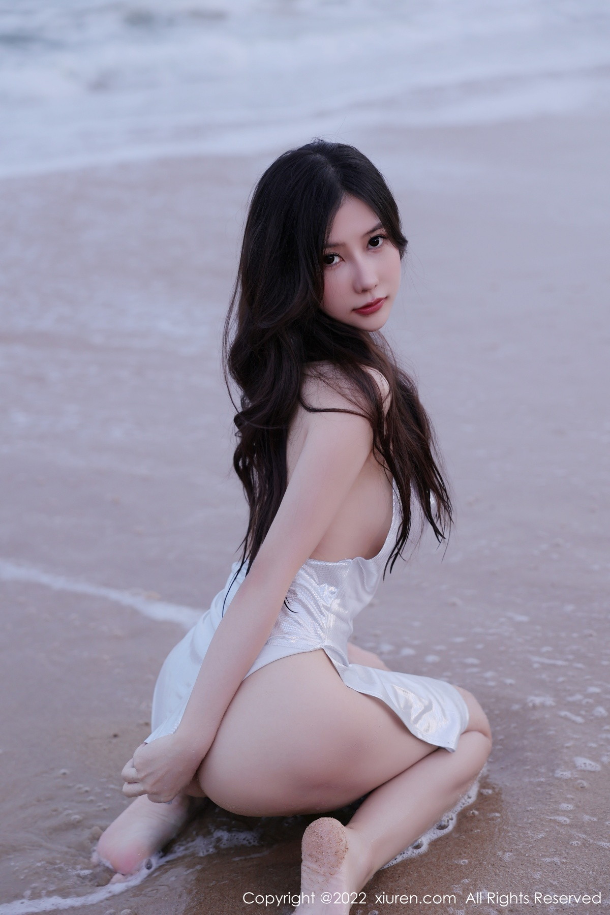 [XiuRen]高清写真图 2022.12.13 No.5990 尹甜甜 比基尼美腿