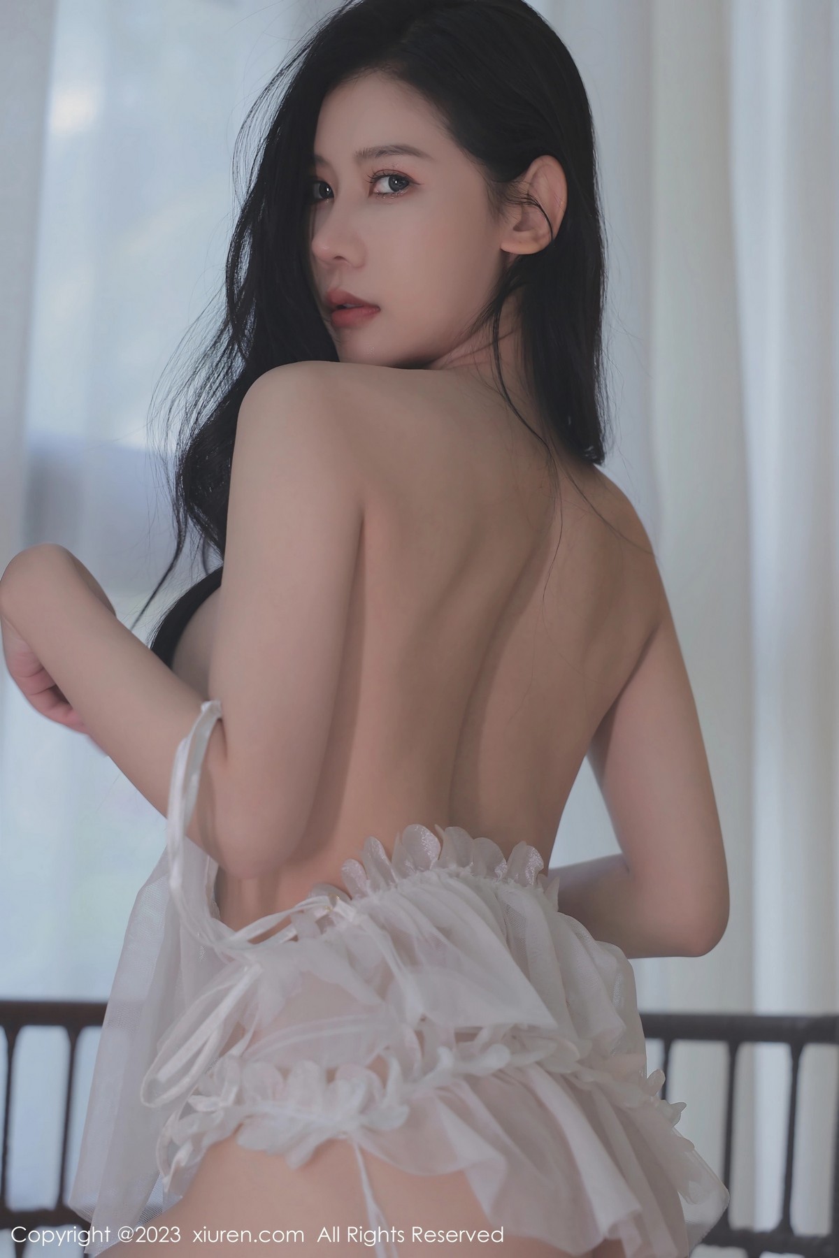 [XiuRen]高清写真图 2023.04.04 No.6521 尹甜甜 丝袜美腿