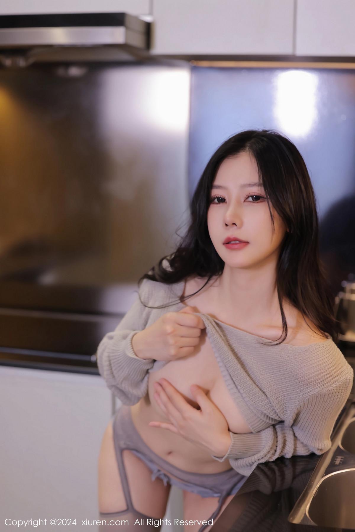 [XiuRen]高清写真图 2024.01.31 No.8041 尹甜甜 丝袜美腿