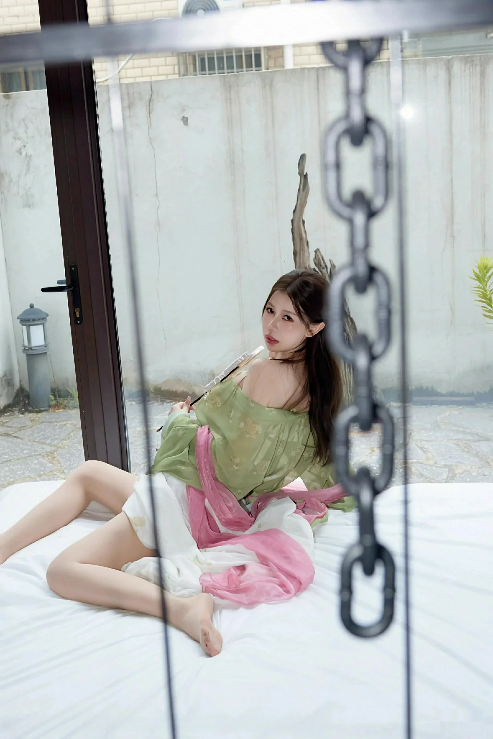 [XiuRen]高清写真图 2025.09.30 No.10834 尹甜甜sunny 性感汉服