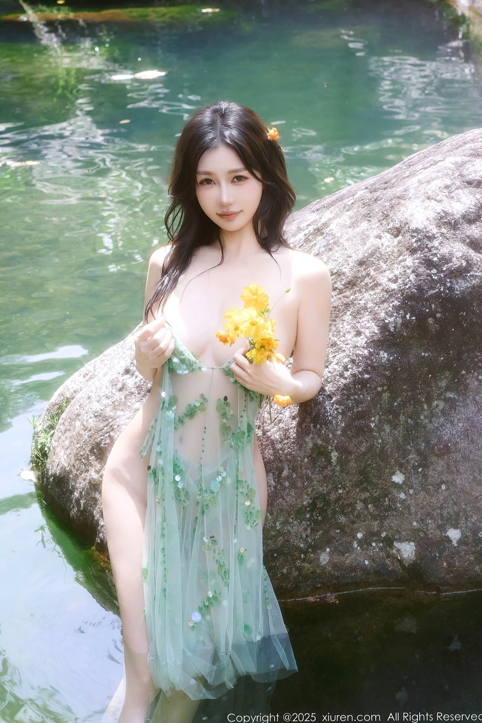 XiuRen秀人网 NO.10756 尹甜甜 - 户外小溪淡绿透视纱裙仙气性感写真