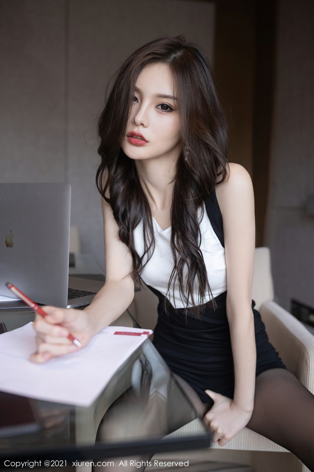 精致女神王心怡 会议室主题系列