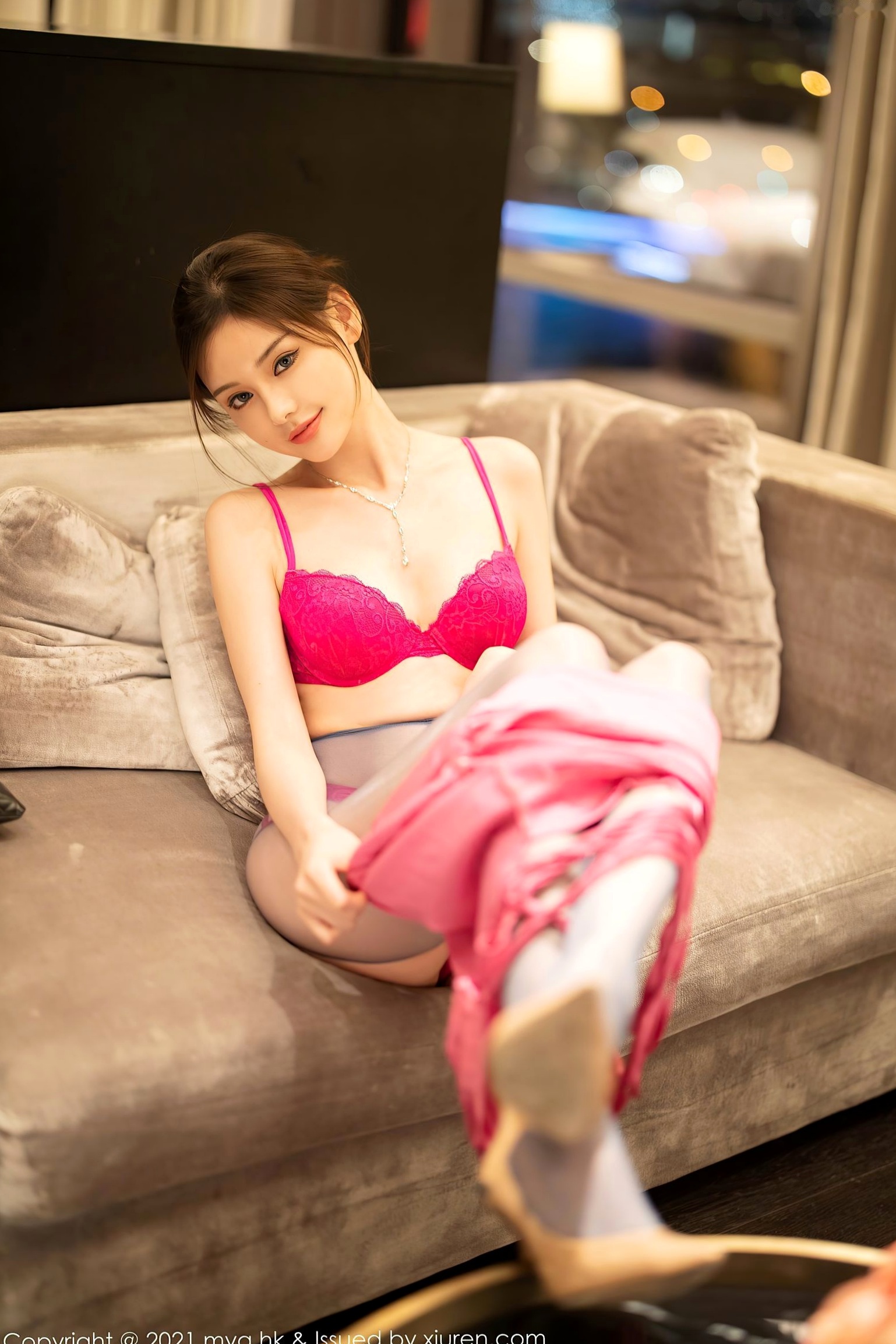 Gallery - MyGirl美媛馆554期：小夕Juju精美旅拍，猩红蕾丝内衣搭配黑色丝袜，完美演绎极致诱惑与成熟御姐风情，高清私房视觉盛宴美媛馆性感诱惑内衣黑丝 小夕juju女神私房照_秀色女神 - image 45