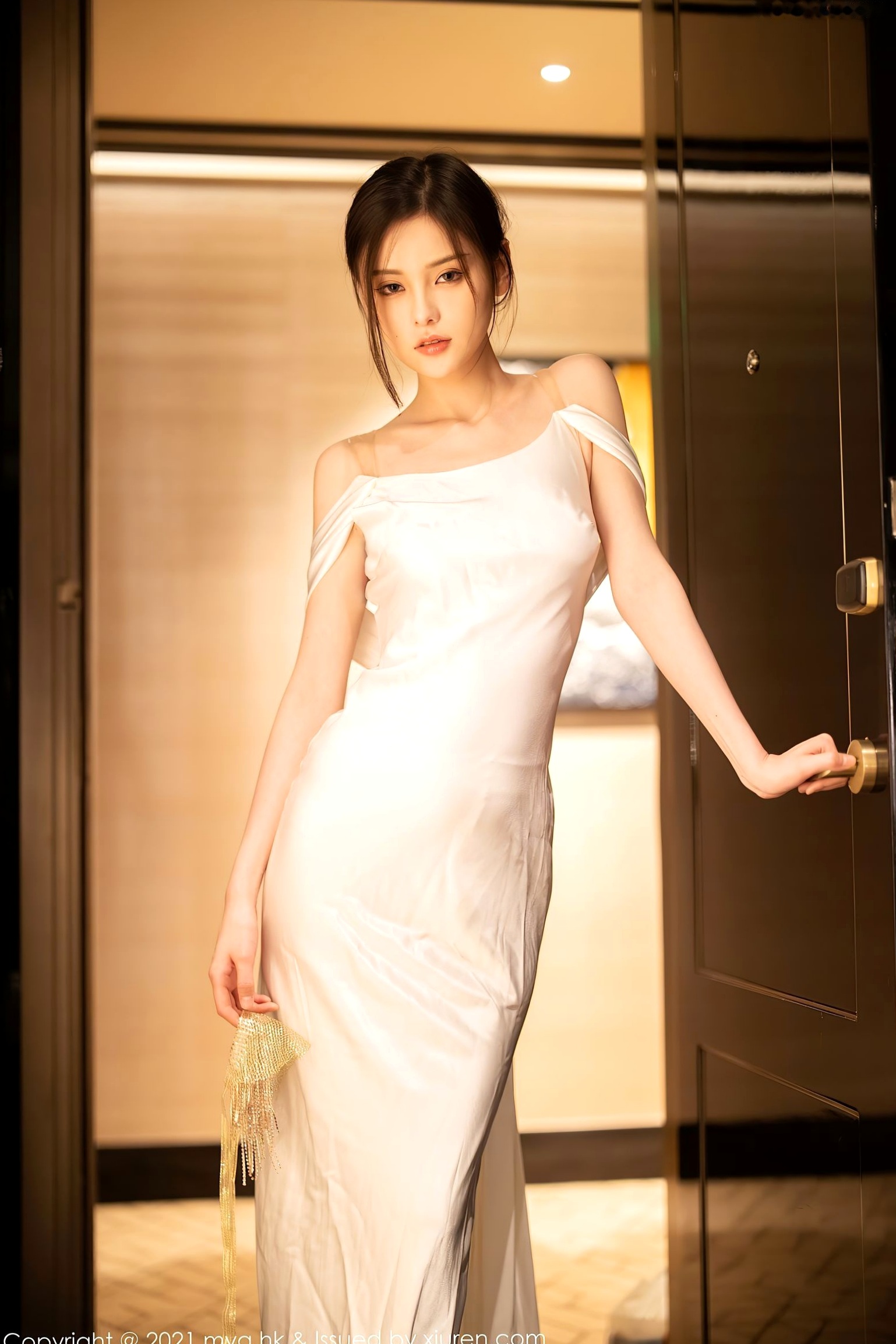 Gallery - MyGirl美媛馆-552-小夕Juju-纯白新娘礼服诱惑写真，修长美腿演绎极致丝袜视觉盛宴，江浙沪旅拍唯美浪漫风格美媛馆丝袜诱惑婚纱私房照 小夕juju女神私房照_秀色女神 - image 15