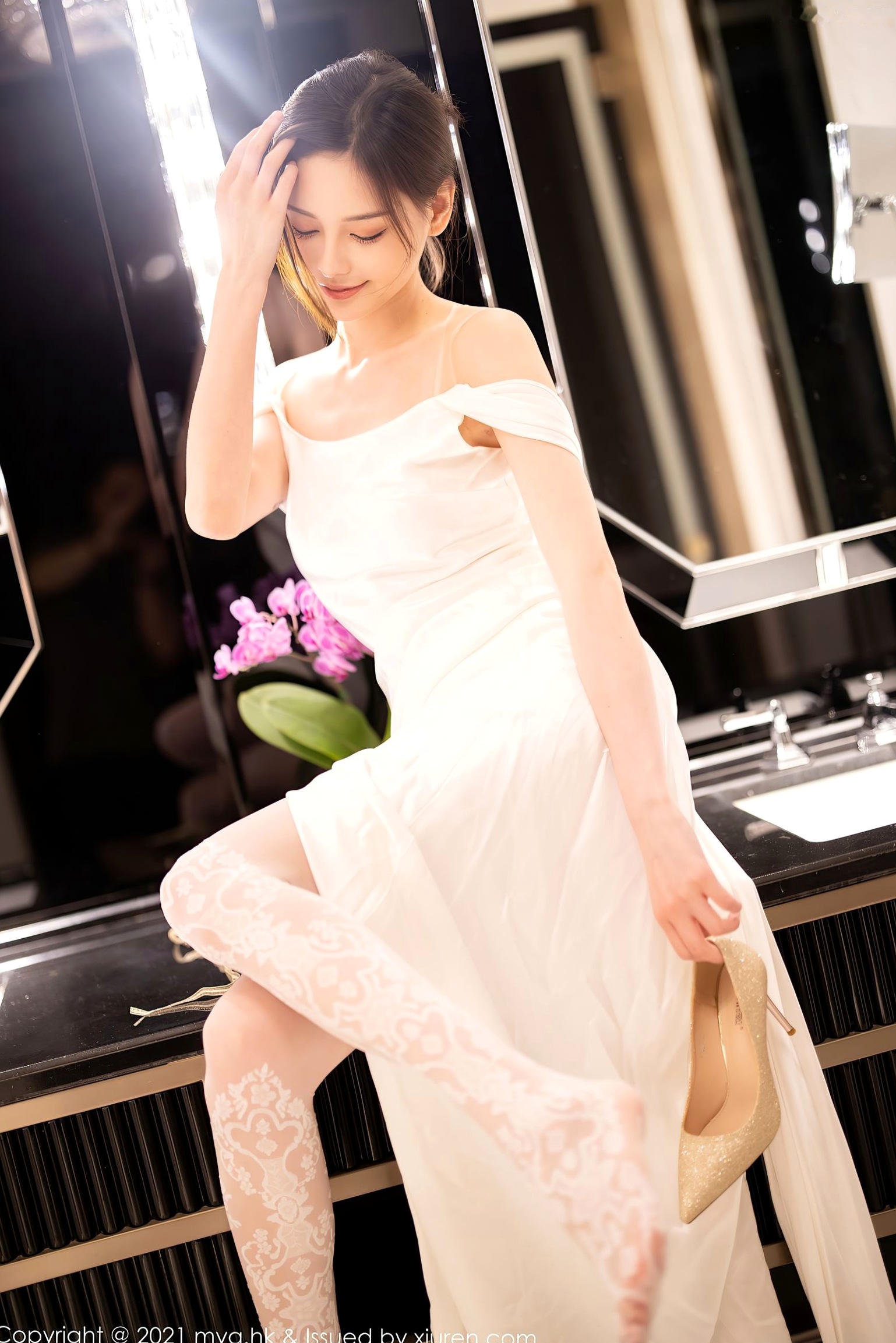 Gallery - MyGirl美媛馆-552-小夕Juju-纯白新娘礼服诱惑写真，修长美腿演绎极致丝袜视觉盛宴，江浙沪旅拍唯美浪漫风格美媛馆丝袜诱惑婚纱私房照 小夕juju女神私房照_秀色女神 - image 58