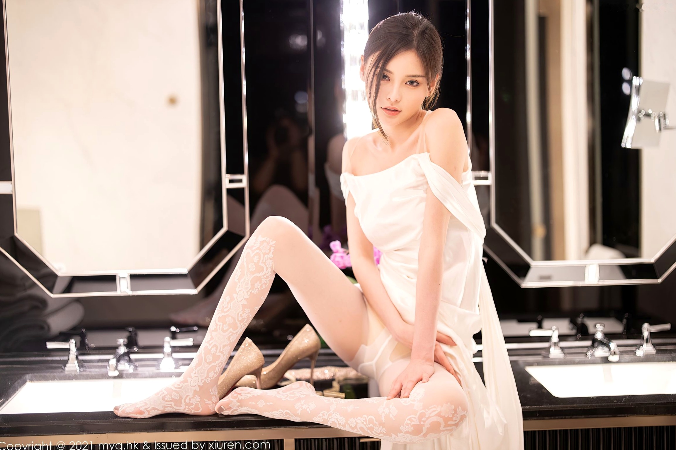 Gallery - MyGirl美媛馆-552-小夕Juju-纯白新娘礼服诱惑写真，修长美腿演绎极致丝袜视觉盛宴，江浙沪旅拍唯美浪漫风格美媛馆丝袜诱惑婚纱私房照 小夕juju女神私房照_秀色女神 - image 65