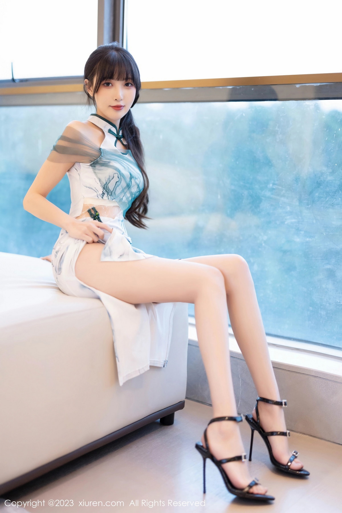 [XiuRen]高清写真图 2023.11.02 No.7605 林星阑 旗袍美腿
