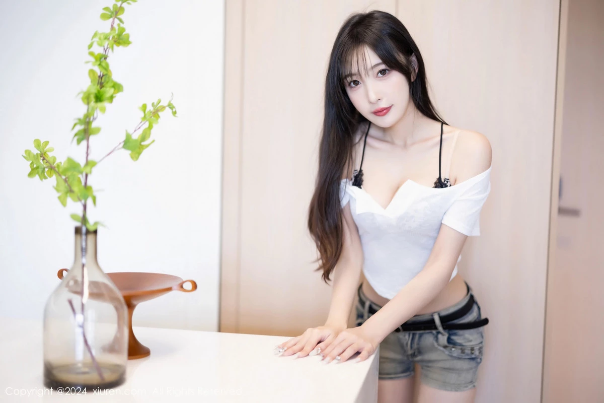 [XiuRen]高清写真图 2024.05.08 No.8504 林星阑 停车场美腿