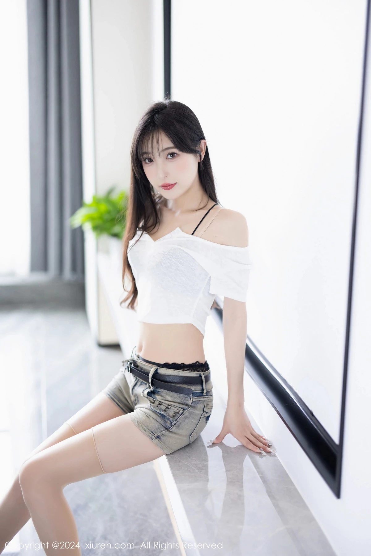 [XiuRen]高清写真图 2024.05.08 No.8504 林星阑 停车场美腿