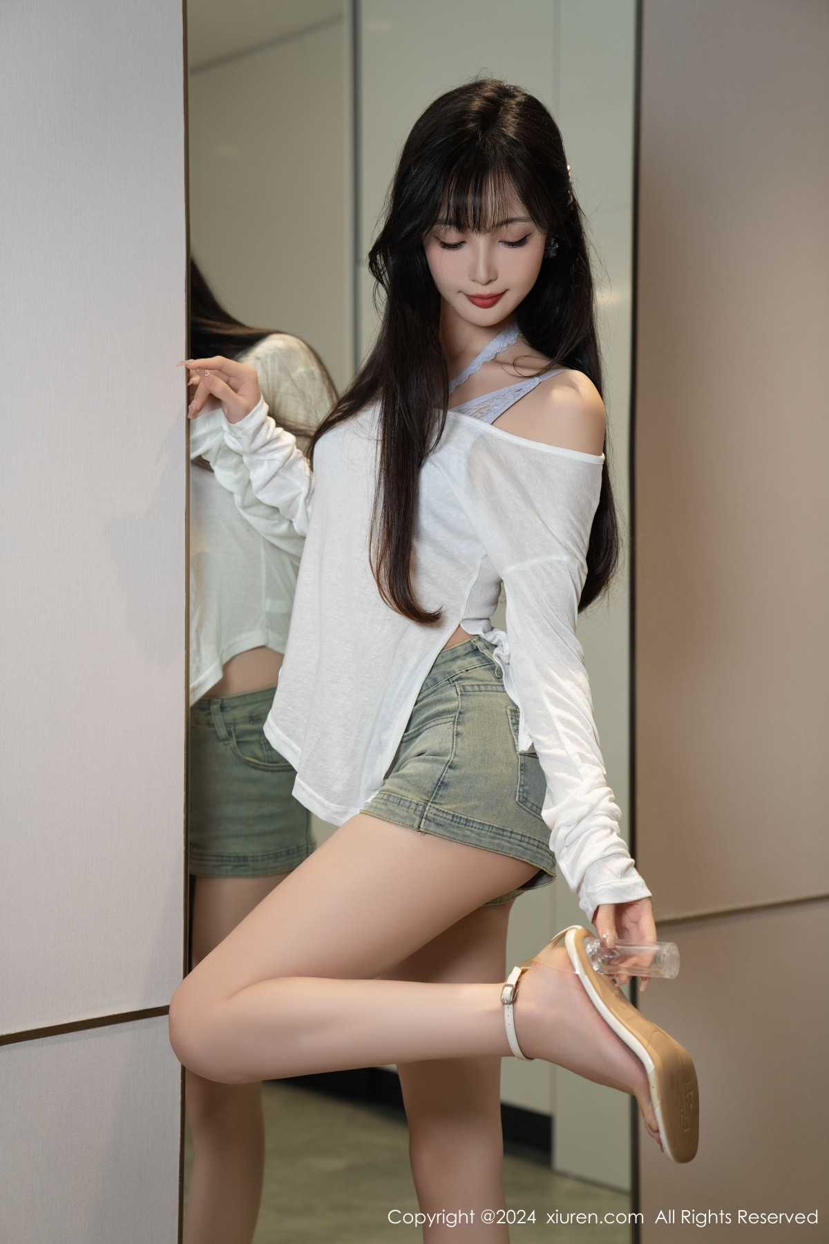 [XiuRen]高清写真图 2024.09.26 No.9215 林星阑 美腿性感