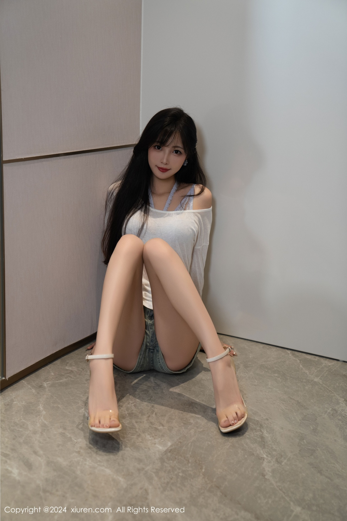 [XiuRen]高清写真图 2024.09.26 No.9215 林星阑 美腿性感