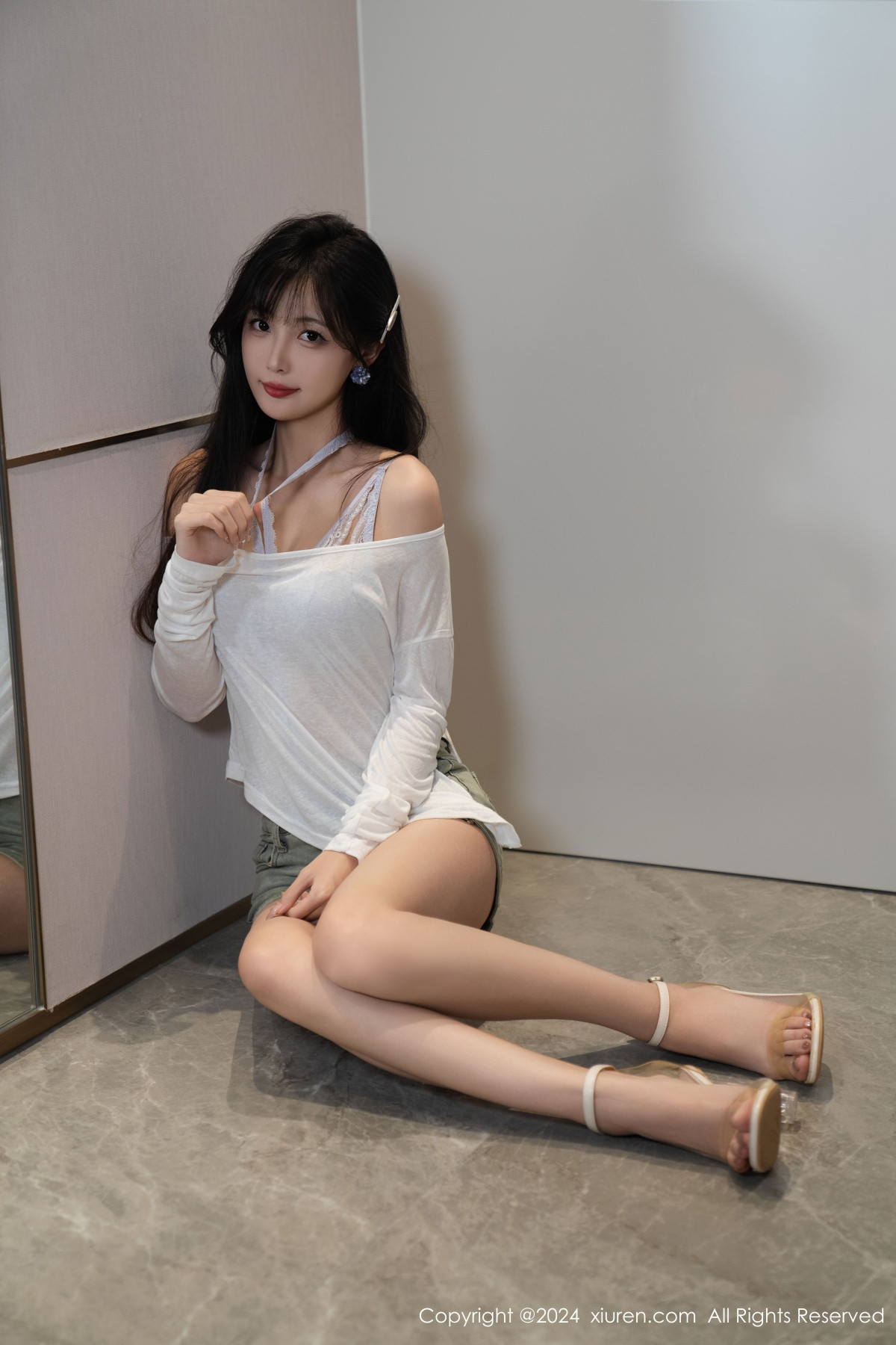 [XiuRen]高清写真图 2024.09.26 No.9215 林星阑 美腿性感