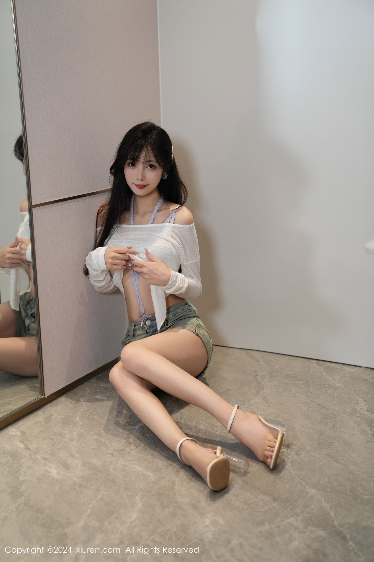 [XiuRen]高清写真图 2024.09.26 No.9215 林星阑 美腿性感