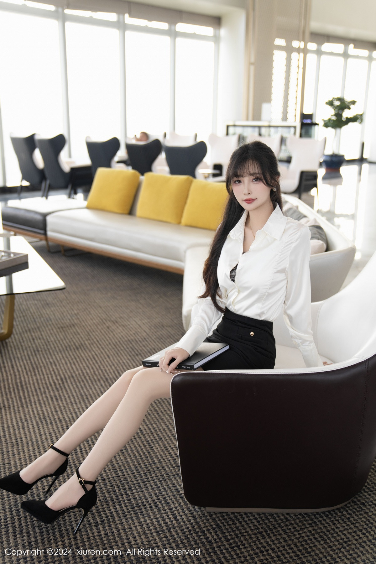 [XiuRen]高清写真图 2024.09.30 No.9237 林星阑 黑丝美腿