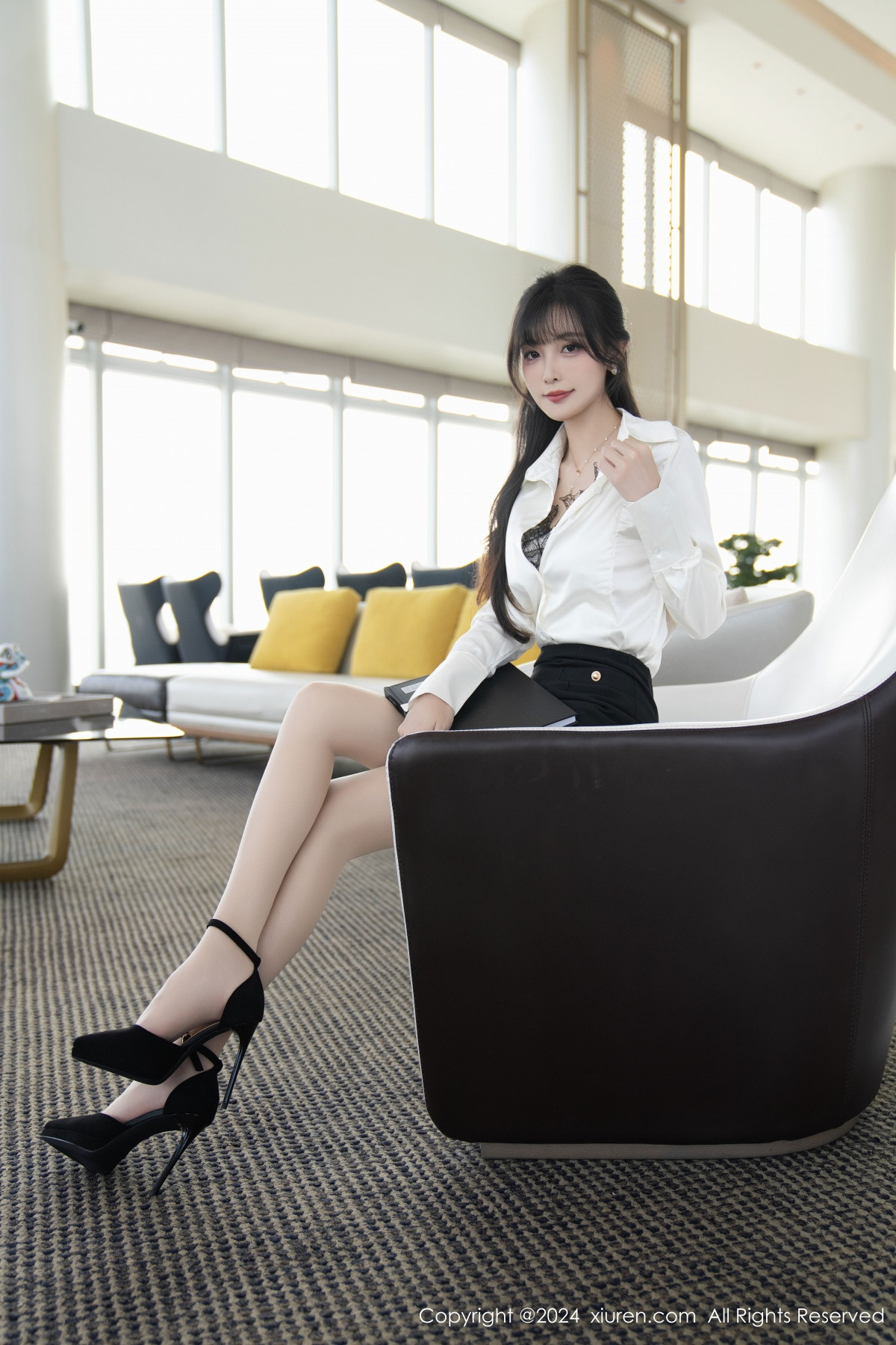 [XiuRen]高清写真图 2024.09.30 No.9237 林星阑 黑丝美腿